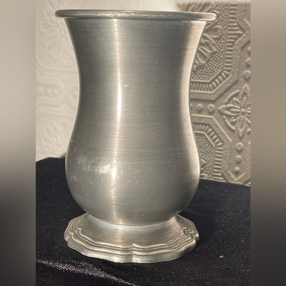 Queen Anne Colonial Casting Co Pewter Vase - Picture 4 of 11